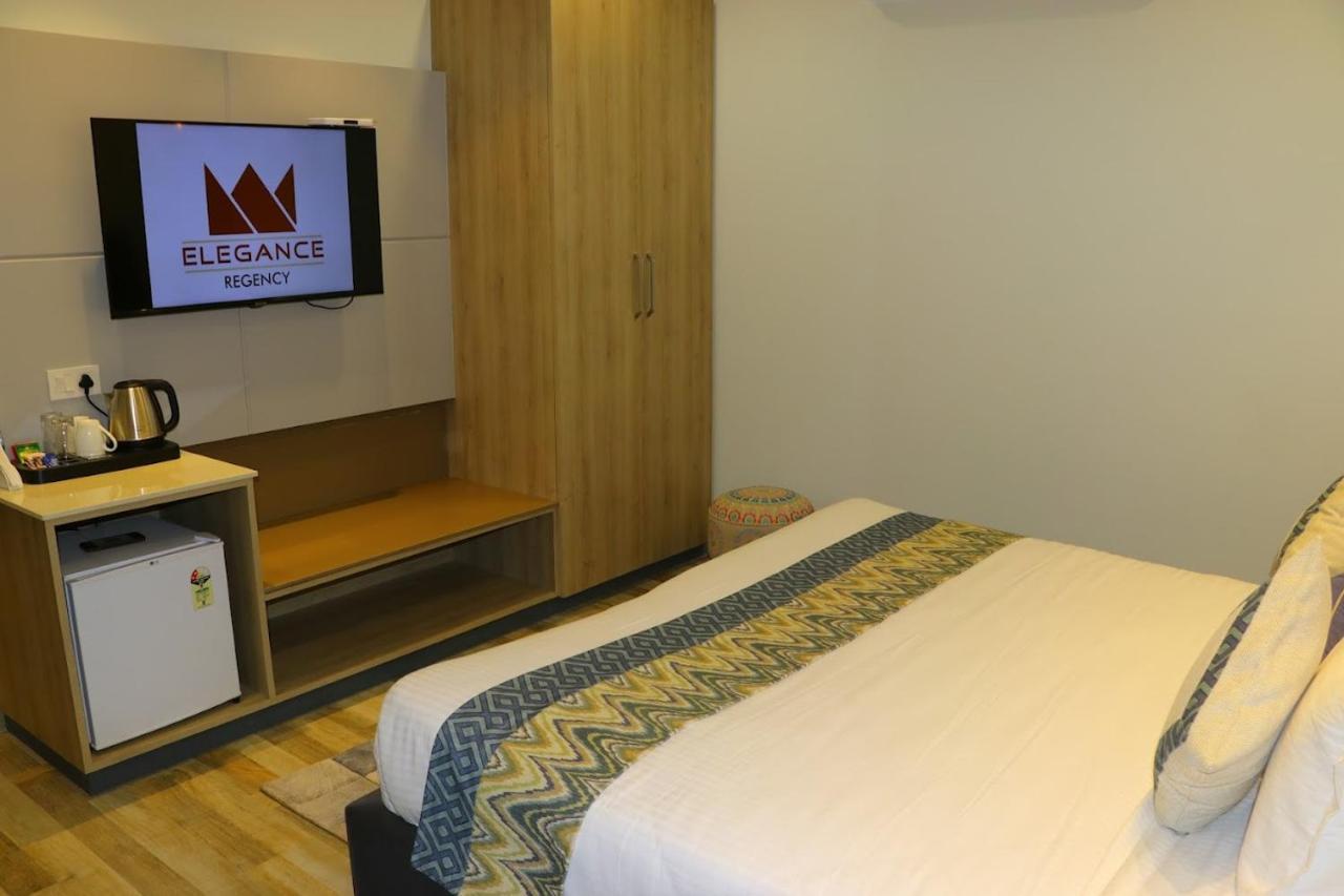 Hotel Elegance Regency Khanna  Exterior foto